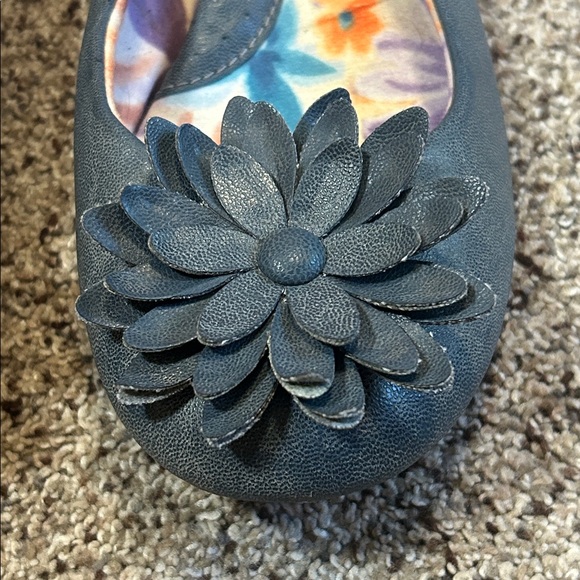 Born BOC Concept Peony flats dusty blue/grey color floral accent size 9 - Picture 4 of 13